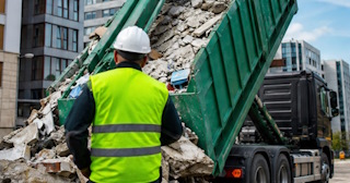 Вывоз строительного мусора в Красногорске: услуги лицензированной компании — ПроМусор